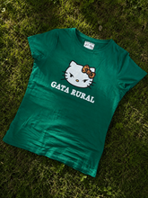 Cargar imagen en el visor de la galería, Camiseta “Gata rural”
